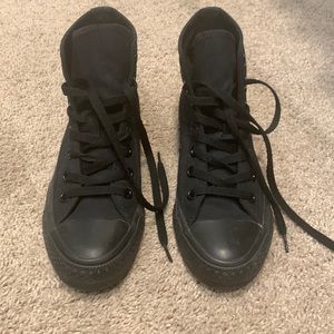 Converse, size 6, gently worn
